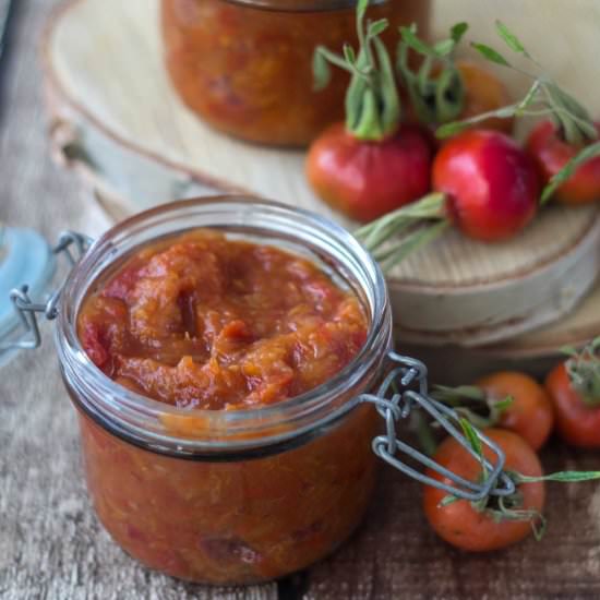 Rose Hip Marmalade with Apple - Recipe photo by Louisesmadblog