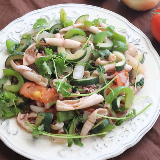 Stir-fry Squid with Vegetables - Recipe photo by Boriville