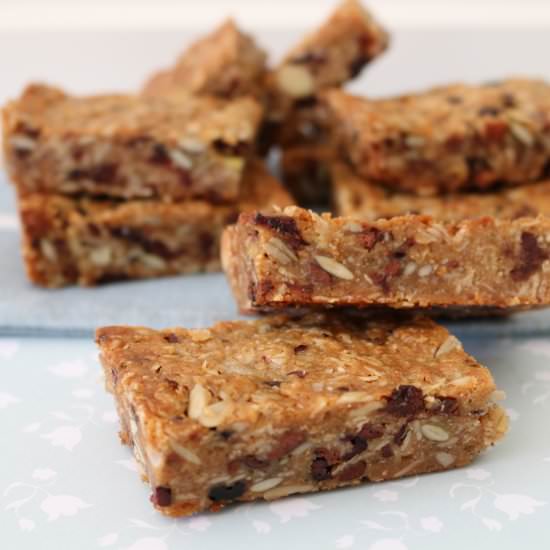 Soft & Chewy Homemade Muesli Bars - Recipe photo by bakeplaysmile