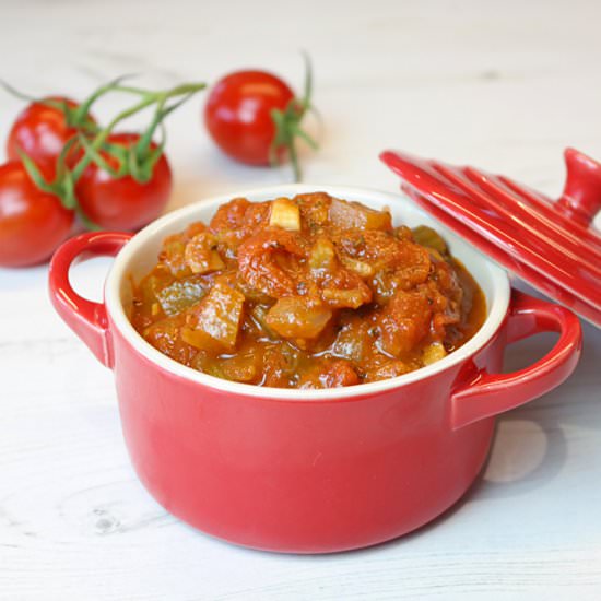 Hearty Tomato Sauce - Recipe photo by Greedy Foodster