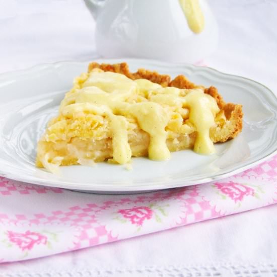 Apple Pie with Vanilla Sauce - Recipe photo by Izaa