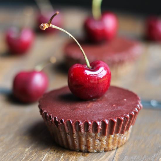 Mini Mocha Black Forest Cheesecakes - Recipe photo by veganmiam