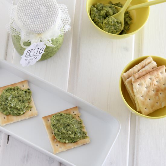 Parsley and Potato Pesto - Recipe photo by DonaBiscoito