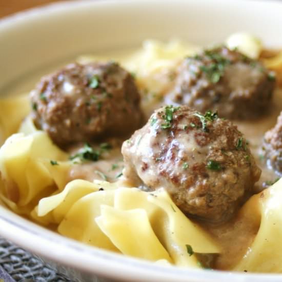 Slow Cooker Meatballs in Gravy - Recipe photo by ITheeCook