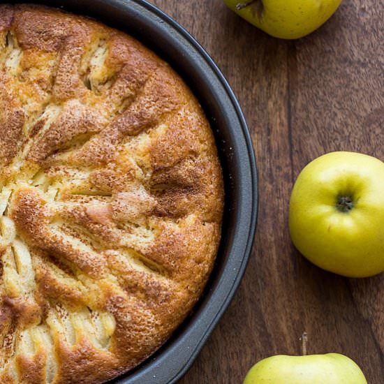 Easy Apple Cake - Recipe photo by ChillyFrosting