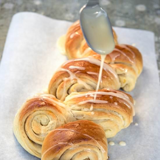 Orange Cardamom Pull Apart Bread - Recipe photo by supergoldenbakes