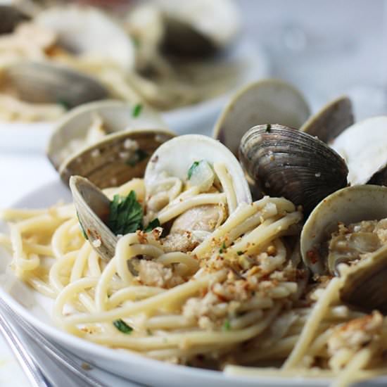 Spaghetti with Clams - Recipe photo by cookingforkeeps