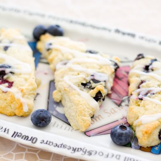 Lemon Blueberry Scones - Recipe photo by a latte food