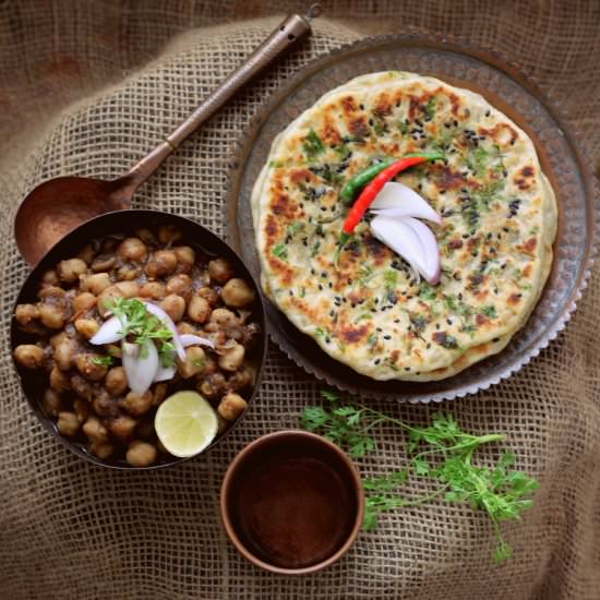 Chhole w/ Kulche - Recipe photo by easyfoodsmith