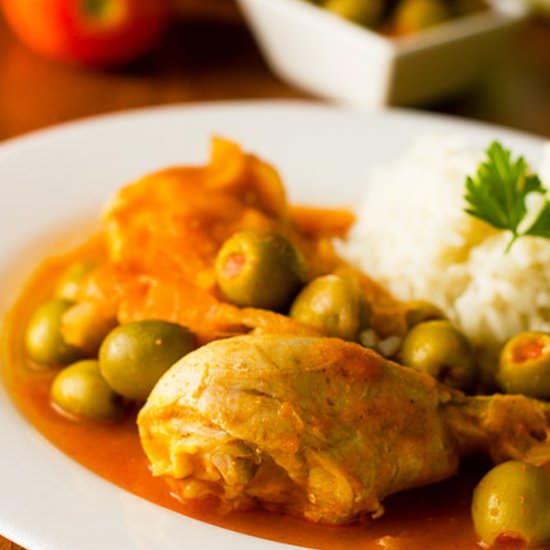 Chicken in Olives Sauce - Recipe photo by cocinamuyfacil