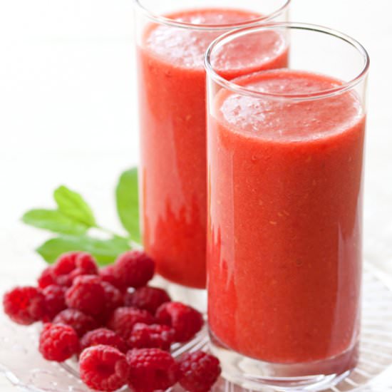 Peach and Raspberry Smoothie - Recipe photo by Fotokulinarnie