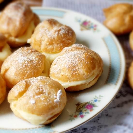 Custard Cream Puffs - Recipe photo by budgetpantry.com