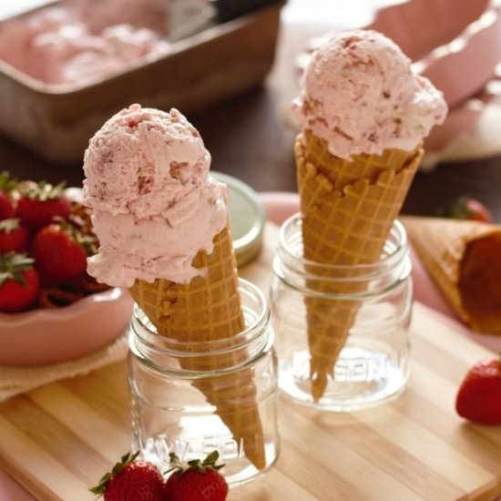 Strawberry Pretzel Ice Cream - Recipe photo by URBANBAKES