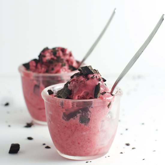 Quick & Easy Strawberry Soft Serve - Recipe photo by WorthCooking