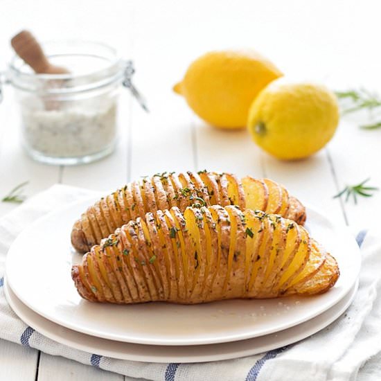 Baked Hasselback Potatoes - Recipe photo by ChillyFrosting