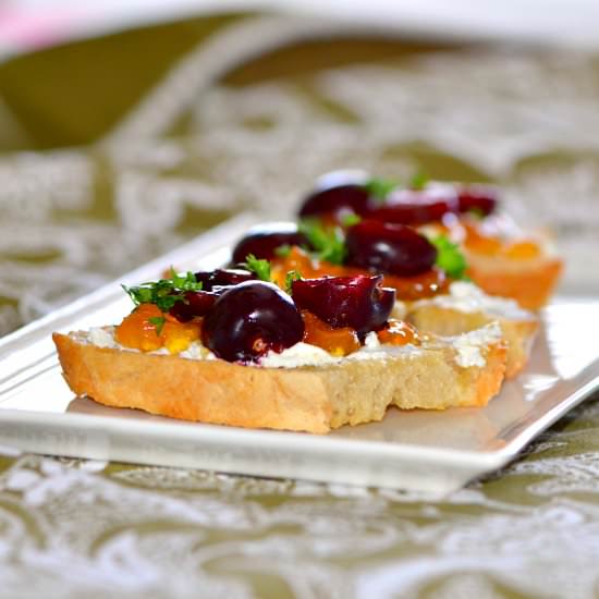 Bruschetta with Cherries & Apricot - Recipe photo by ltully
