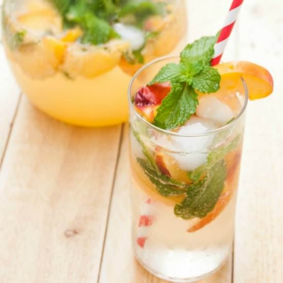 5 Ingredient Peach Mojitos - Recipe photo by Sweetphi