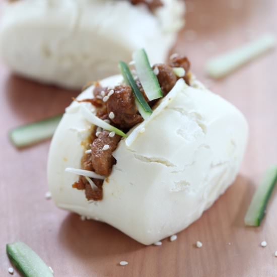 Chinese Mantou with Braised Chicken - Recipe photo by cooking chapter