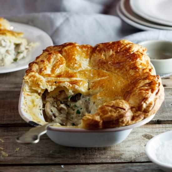 Easy, weekday chicken pot pie - Recipe photo by Simply Delicious