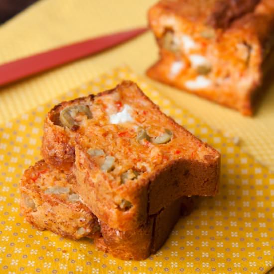 Red Pepper, Olive and Feta Cake - Recipe photo by bemiam