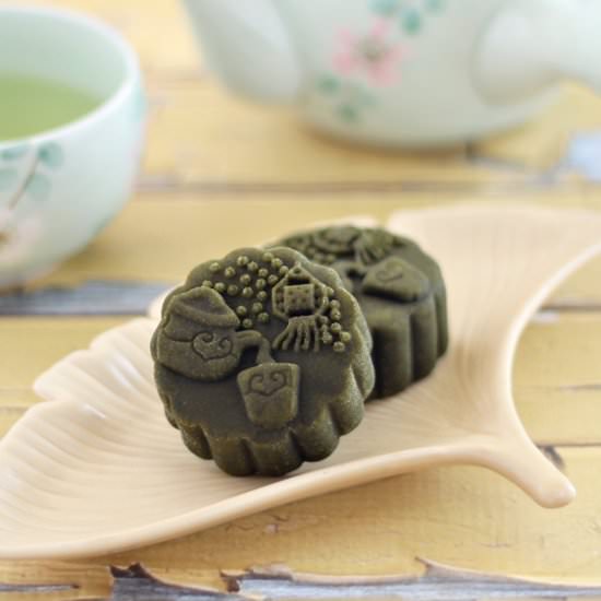 Baked Matcha Mooncakes - Recipe photo by Anncoo
