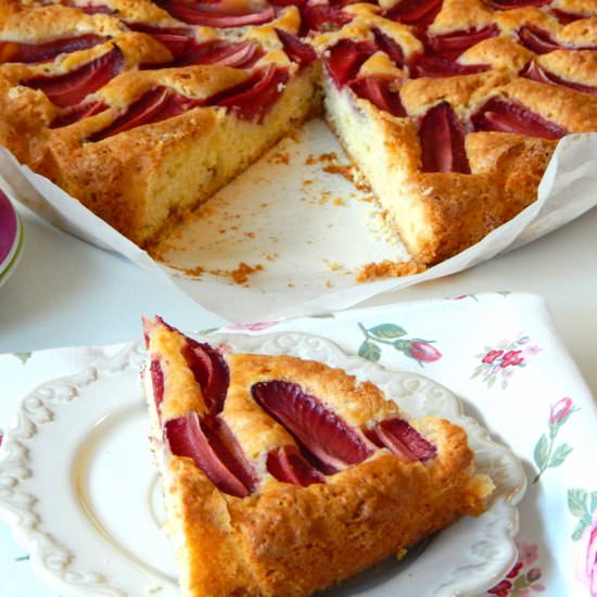 Summer Strawberry Cake - Recipe photo by Dessertlandia