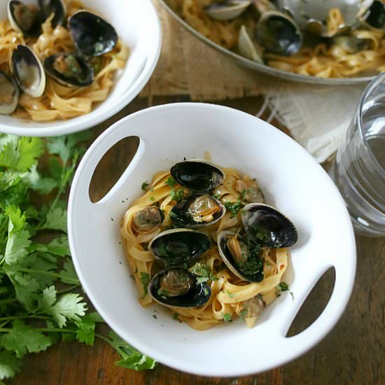 Linguine alle Vongole - Recipe photo by NutmegNanny
