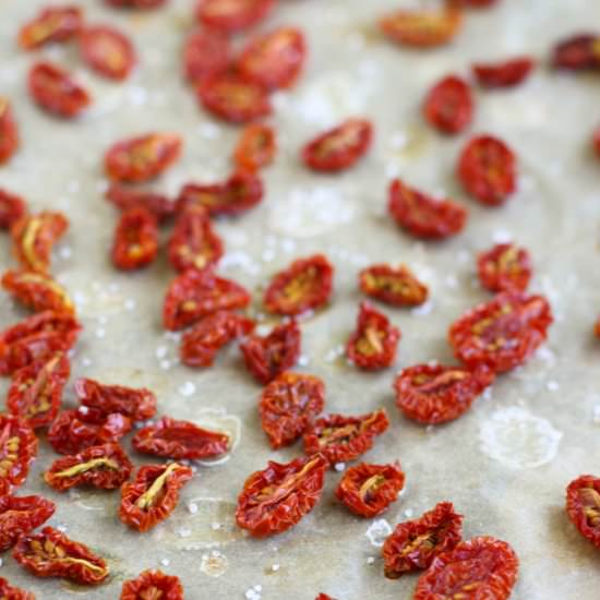 How to Make Oven Dried Tomatoes - Recipe photo by theprettybee