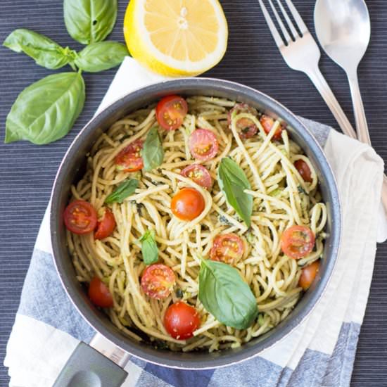 Quick and Creamy Avocado Pasta - Recipe photo by HurryTheFoodUp