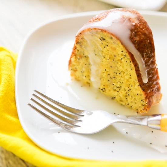 Yellow Poppyseed Cake - Recipe photo by pipandebby