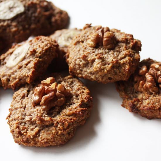 Banana and Walnut Breakfast Cookies - Recipe photo by Small Acorns