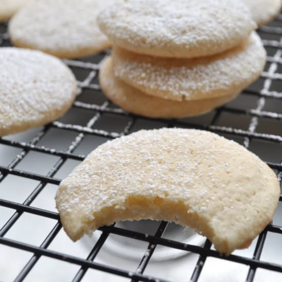 momma's sour cream cookies - Recipe photo by chowcreations