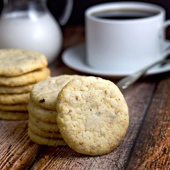 Almond Sandies - Recipe photo by The Midnight Baker