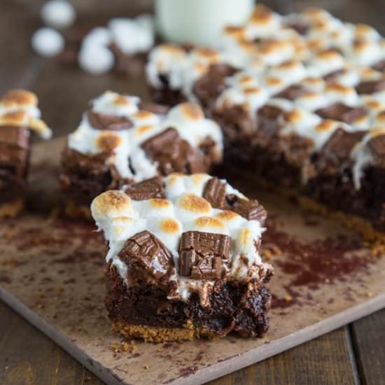 S'mores Brownies - Recipe photo by dinnersdishesanddesserts