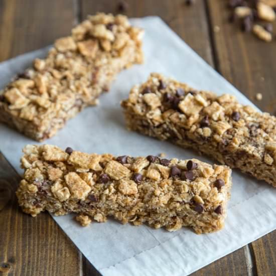Cinnamon Toast Crunch Granola Bars - Recipe photo by dinnersdishesanddesserts