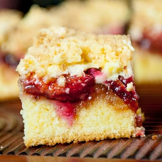 Plum Crumble Cake - Recipe photo by Justyna Pankowska