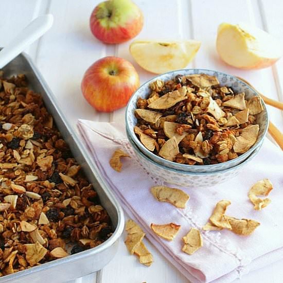 Super Crispy Apple Granola - Recipe photo by Nemacreditoqueesaudavel