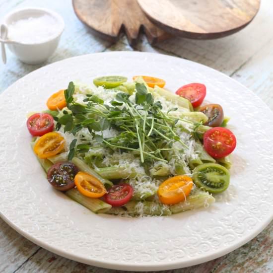 Pasta with Mint Pea Sauce - Recipe photo by the organic kitchen