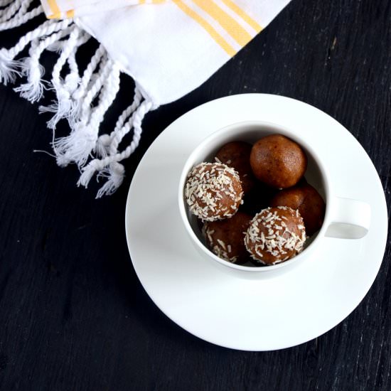 Almond Peanut Butter Rum Balls - Recipe photo by manjumahadevan