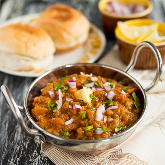 Pav Bhaji - Recipe photo by Sandhya Hariharan
