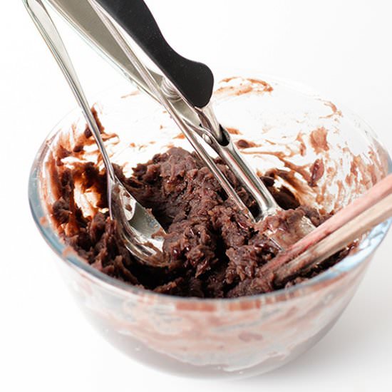 Red Bean Paste - Recipe photo by omnivorescookbook