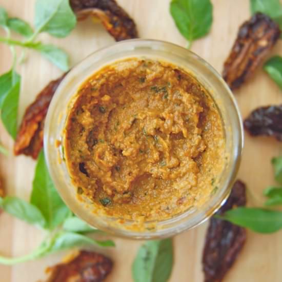 Sun Dried Tomato & Cashew Pesto - Recipe photo by marijasmine