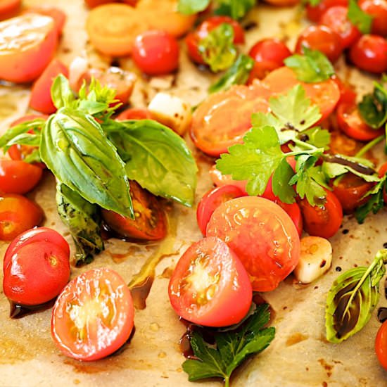 Roasted balsamic tomatoes - Recipe photo by silviacucina