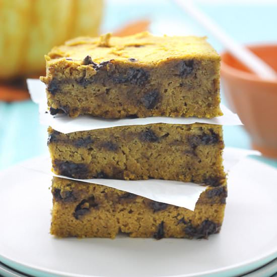 Pumpkin Spice Chocolate Blondies - Recipe photo by TheHealthyMaven