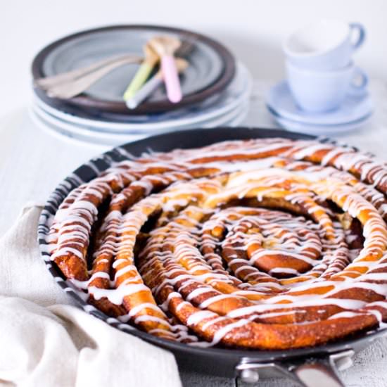 Giant Cinnamon Roll - Recipe photo by Michela