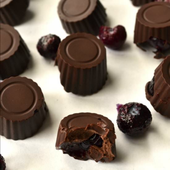 Chocolate Covered Blueberries - Recipe photo by Thenoatbook