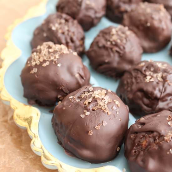 Dulce de Leche Cake Balls - Recipe photo by biancagarcia