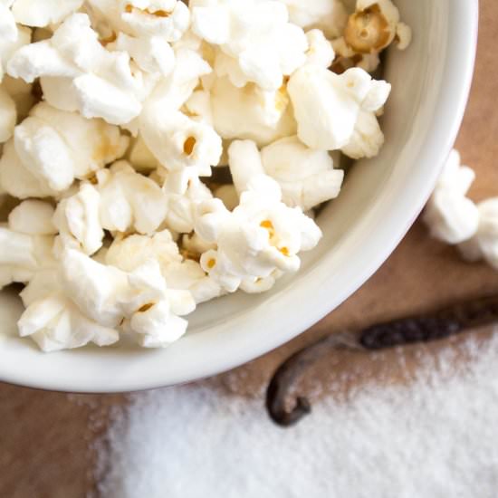 Kettle Corn {Healthy, Fast, Easy} - Recipe photo by myutensilcrock