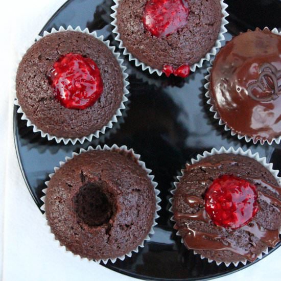 Chocolate Raspberry Cupcakes - Recipe photo by nade in the kitchen