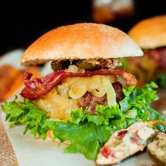 Chorizo Burger w/ Stuffed Jalapeno - Recipe photo by Gastronomic Bong